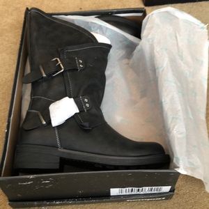 Black Moto boots